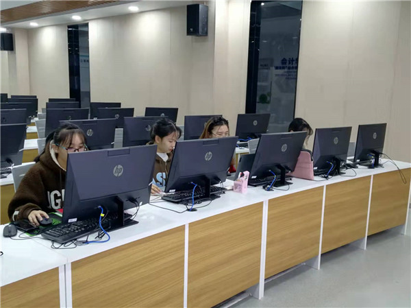决赛现场.jpg 决赛现场.jpg