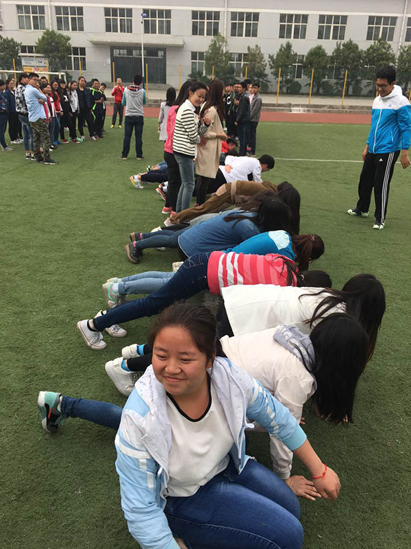 3.集体游戏.jpg 3.集体游戏.jpg