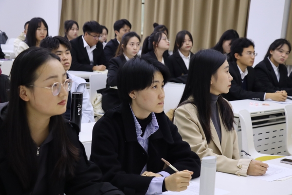 图片四.jpg 图片四.jpg