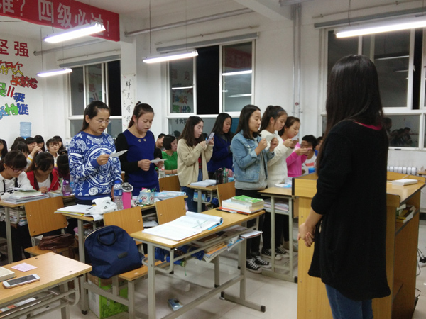 6-宿舍宣誓.jpg 6-宿舍宣誓.jpg