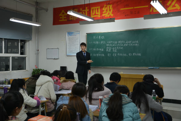 2演讲比赛复赛.JPG 2演讲比赛复赛.JPG