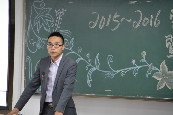 8.赵卓老师做总结讲话.JPG 8.赵卓老师做总结讲话.JPG