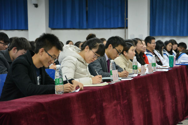 4评委老师.JPG 4评委老师.JPG