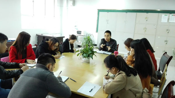 1太阳成集团tyc122cc辅导员座谈会.jpg 1太阳成集团tyc122cc辅导员座谈会.jpg