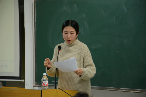 6薛林老师宣布获奖名单.JPG 6薛林老师宣布获奖名单.JPG