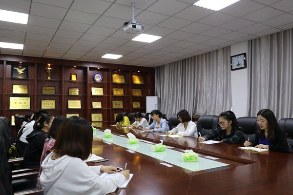 4.专业座谈会.jpg